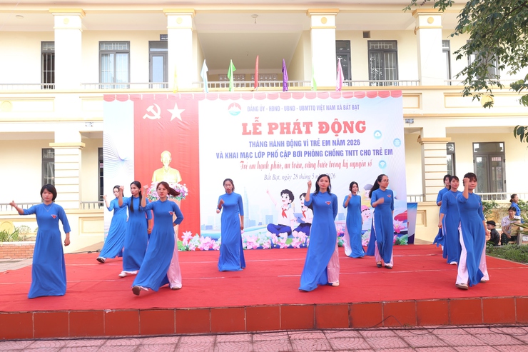 Xã Bất Bạt tổ chức Lễ phát động tháng hành động vì trẻ em năm 2026 và khai mạc lớp phổ cập bơi phòng chống TNTT cho trẻ em.- Ảnh 10.