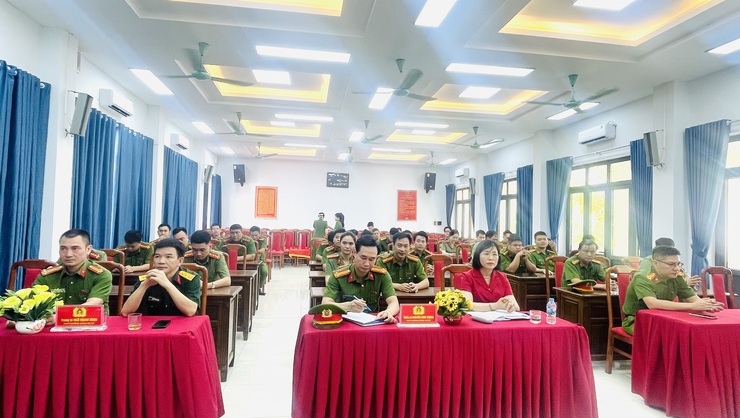 Công an xã Phúc Lộc tổ chức Lễ Công bố quyết định thăng cấp bậc hàm, nâng bậc lương năm 2026- Ảnh 1.