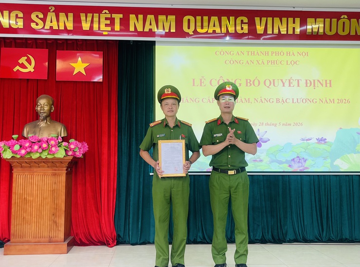 Công an xã Phúc Lộc tổ chức Lễ Công bố quyết định thăng cấp bậc hàm, nâng bậc lương năm 2026- Ảnh 4.