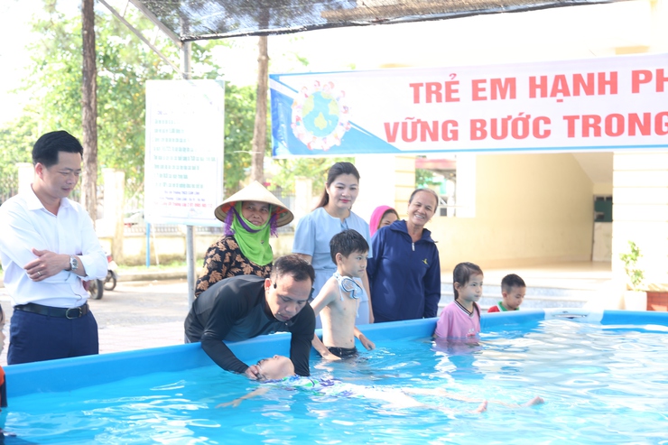 Xã Bất Bạt tổ chức Lễ phát động tháng hành động vì trẻ em năm 2026 và khai mạc lớp phổ cập bơi phòng chống TNTT cho trẻ em.- Ảnh 21.