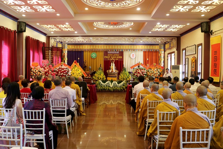 Lãnh đạo Đảng ủy, HĐND, UBND, UBMTTQ xã Mỹ Đức dự Đại lễ Phật đản Phật lịch 2570 tại chùa Diên Khánh, thôn Văn Giang, xã Mỹ Đức  - Ảnh 5.