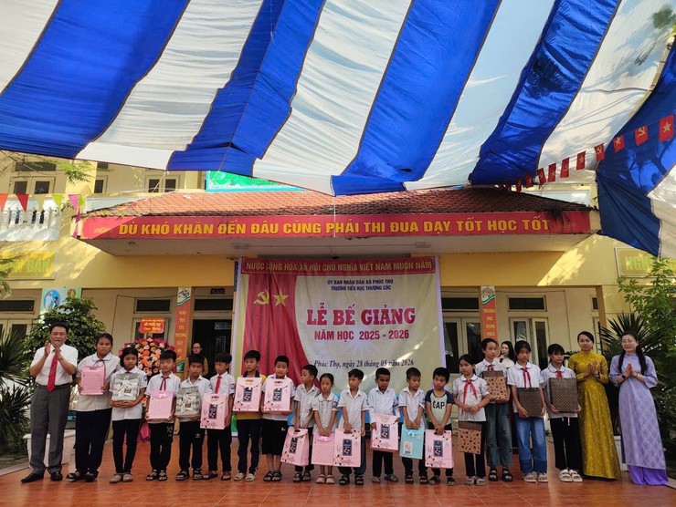 Phúc Thọ: Lãnh đạo xã dự lễ bế giảng năm học 2025 – 2026 tại các trường Tiểu học, Mầm non trên địa bàn- Ảnh 6.