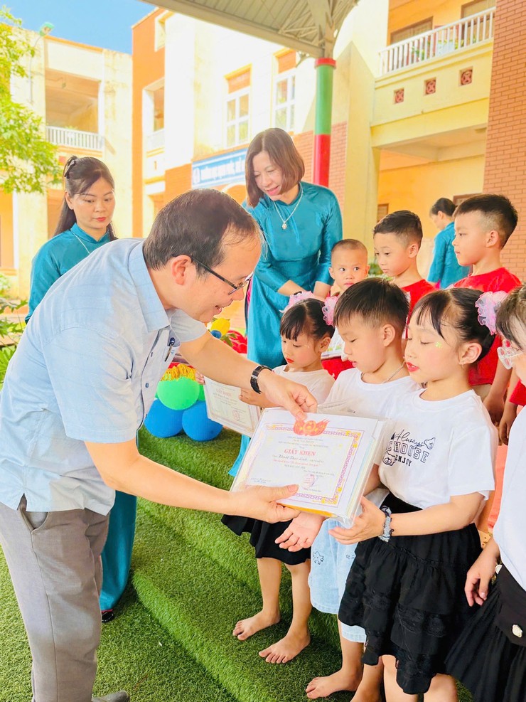 Phúc Thọ: Lãnh đạo xã dự lễ bế giảng năm học 2025 – 2026 tại các trường Tiểu học, Mầm non trên địa bàn- Ảnh 2.