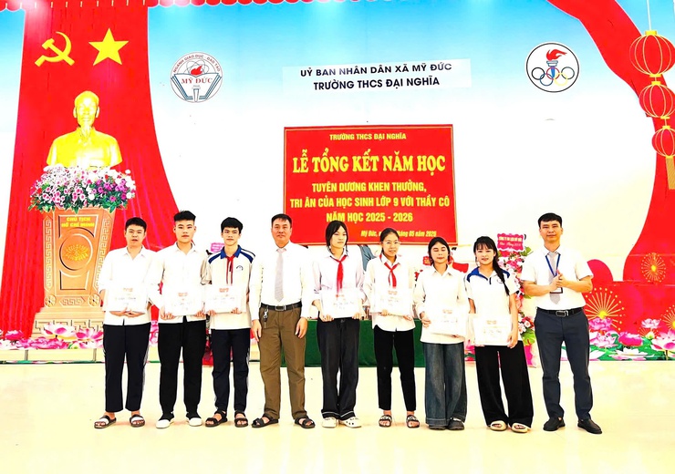 Trường THCS Đại Nghĩa tổ chức Lễ tổng kết năm học 2025 - 2026 và tri ân cho học sinh khối 9- Ảnh 4.