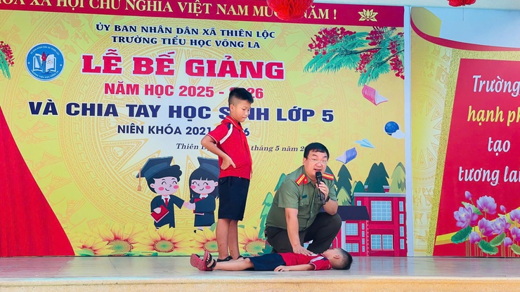 CAX Thiên Lộc tuyên truyền phòng chống tai nạn thương tích, đuối nước cho 3.000 học sinh, giáo viên của 03 trường trên địa bàn- Ảnh 6.