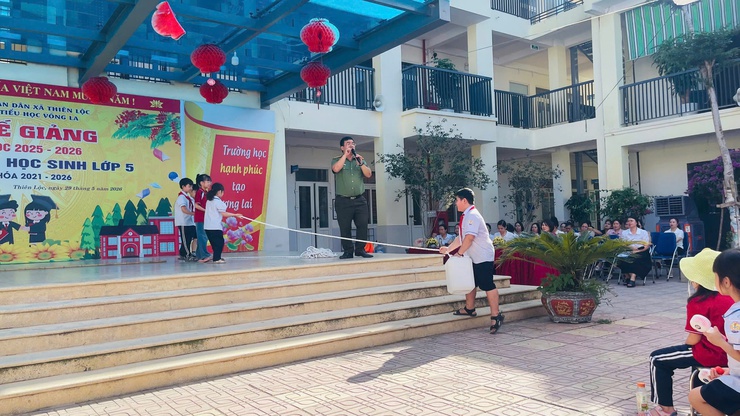 CAX Thiên Lộc tuyên truyền phòng chống tai nạn thương tích, đuối nước cho 3.000 học sinh, giáo viên của 03 trường trên địa bàn- Ảnh 7.