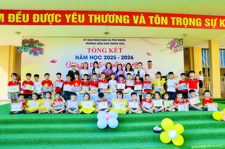 Trường Mầm non Trung Hòa: Tổng kết năm học 2025-2026 và chia tay trẻ 5-6 tuổi ra trường- Ảnh 19.
