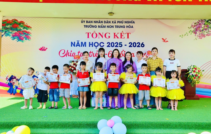 Trường Mầm non Trung Hòa: Tổng kết năm học 2025-2026 và chia tay trẻ 5-6 tuổi ra trường- Ảnh 18.