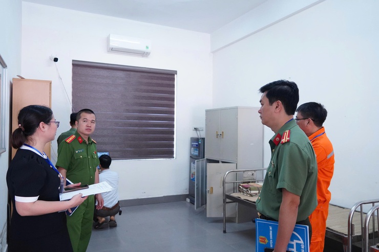 Phường Chương Mỹ kiểm tra công tác chuẩn bị kỳ thi tuyển sinh vào lớp 10 THPT năm học 2026 – 2027- Ảnh 8.