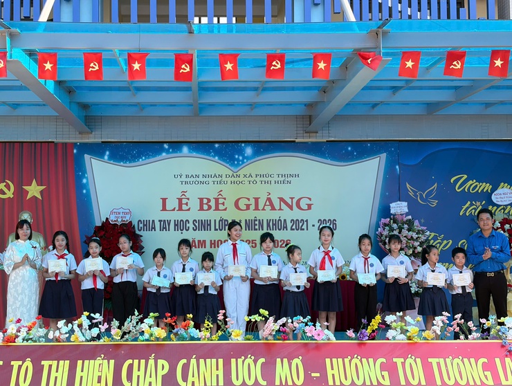 Trường Tiểu học Tô Thị Hiển bế giảng năm học 2025-2026- Ảnh 3.