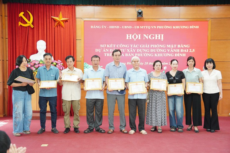 Hà Nội: Phường Khương Đình lấy sự hài lòng của nhân dân làm thước đo cho hiệu quả công tác giải phóng mặt bằng
- Ảnh 5.