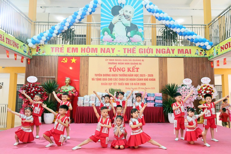 Trường Mầm non Quảng Bị tổng kết năm học 2025-2026 và tặng quà cho học sinh có hoàn cảnh khó khăn nhân dịp Quốc tế Thiếu nhi 1/6- Ảnh 10.