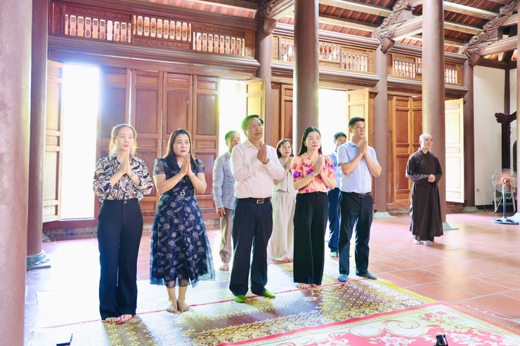 Đồng chí Chủ tịch UBND xã Phú Nghĩa thăm, chúc mừng Đại lễ Phật đản Phật lịch 2570 - Dương lịch 2026- Ảnh 5.