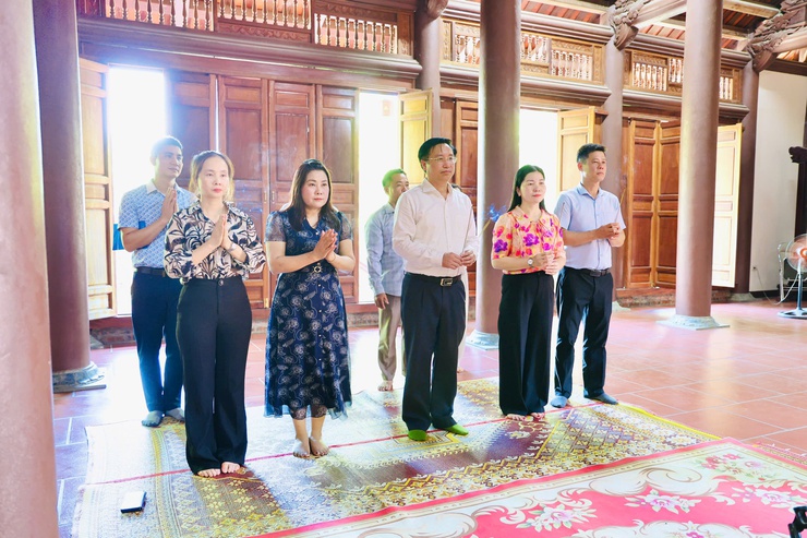 Đồng chí Chủ tịch UBND xã Phú Nghĩa thăm, chúc mừng Đại lễ Phật đản Phật lịch 2570 - Dương lịch 2026- Ảnh 4.