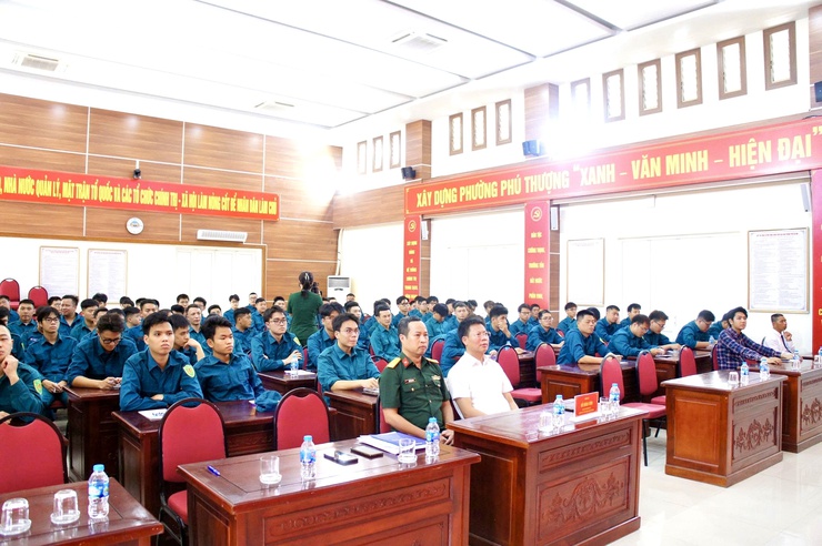 Phường Phú Thượng khai mạc huấn luyện Dân quân cơ động năm 2026- Ảnh 1.