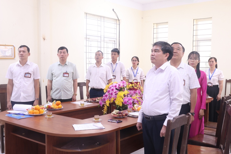 Chi bộ Trung tâm Dịch vụ tổng hợp xã Hòa Phú long trọng tổ chức Lễ kết nạp đảng viên- Ảnh 2.