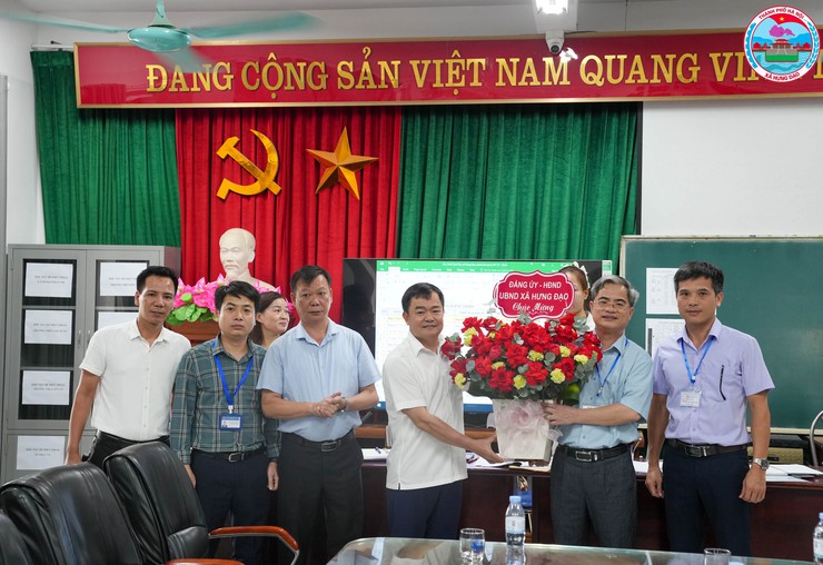 LÃNH ĐẠO XÃ HƯNG ĐẠO THĂM, CHÚC MỪNG CÁC ĐIỂM TỔ CHỨC KỲ THI TUYỂN SINH VÀO LỚP 10 THPT NĂM HỌC 2026 - 2027- Ảnh 2.
