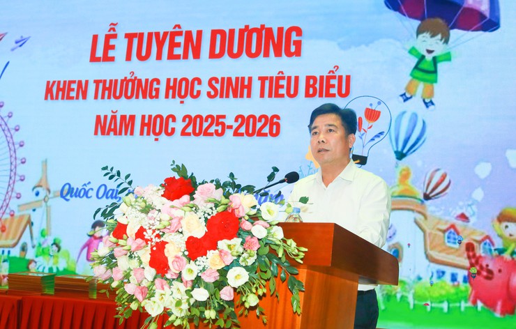 Quốc Oai tuyên dương, khen thưởng cho 45 tập thể, học sinh tiêu biểu năm học 2025-2026- Ảnh 2.