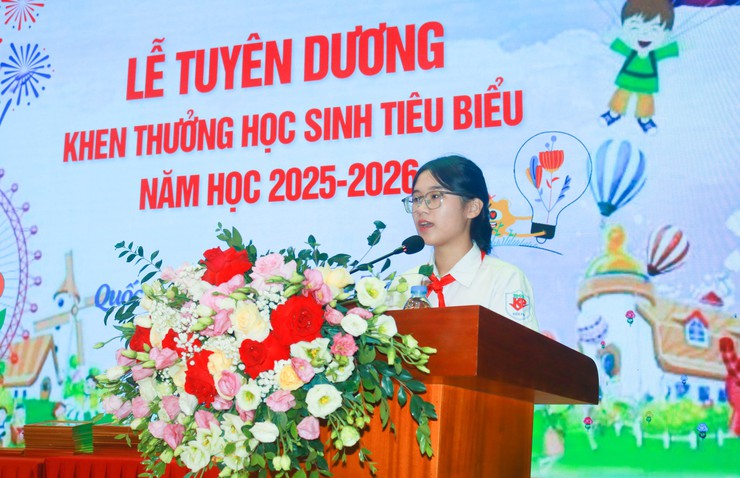 Quốc Oai tuyên dương, khen thưởng cho 45 tập thể, học sinh tiêu biểu năm học 2025-2026- Ảnh 3.