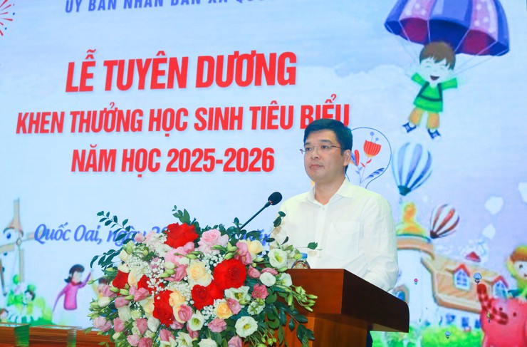 Quốc Oai tuyên dương, khen thưởng cho 45 tập thể, học sinh tiêu biểu năm học 2025-2026- Ảnh 12.