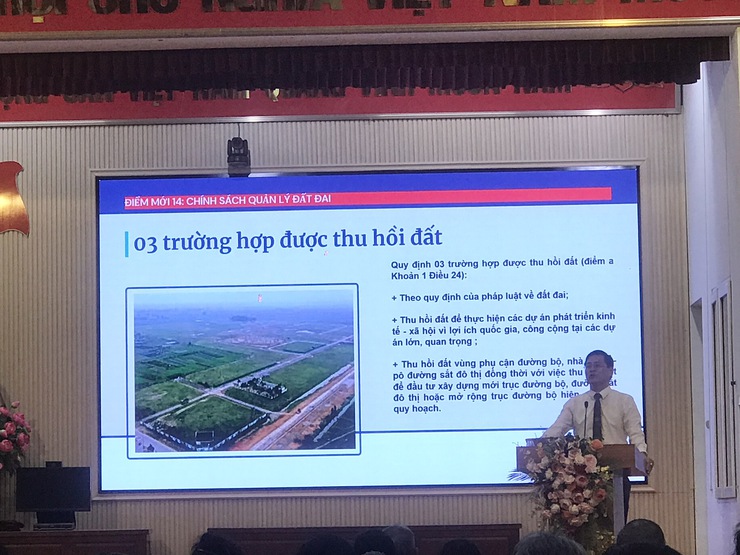 XÃ NGỌC HỒI TĂNG CƯỜNG TUYÊN TRUYỀN PHỔ BIẾN LUẬT THỦ ĐÔ NĂM 2026 VÀ LUẬT ĐẤT ĐAI NĂM 2024- Ảnh 4.