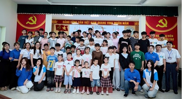 Lan tỏa yêu thương tới trẻ em mồ côi, trẻ em có hoàn cảnh đặc biệt tại Trung tâm Bảo trợ xã hội 1 Hà Nội- Ảnh 1.