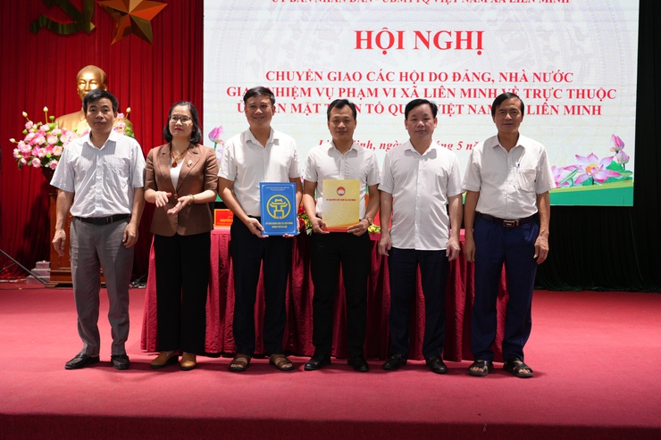Chuyển giao các Hội về trực thuộc Ủy ban MTTQ xã Liên Minh- Ảnh 2.