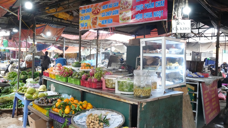 Ban  Kinh tế - Ngân sách phường Yên Nghĩa khảo sát công tác giải quyết điểm nghẽn trật tự đô thị trên địa bàn phường- Ảnh 2.