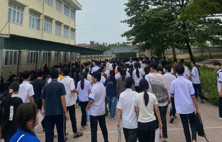 XÃ DÂN HOÀ: 846 THÍ SINH THAM DỰ KỲ THI TUYỂN SINH LỚP 10 THPT CÔNG LẬP TẠI ĐIỂM THI THPT NGUYỄN DU- Ảnh 2.