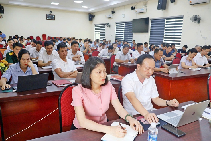 Xã Đoài Phương quán triệt, triển khai thực hiện Nghị quyết lãnh đạo công tác trọng tâm tháng 6 - Ảnh 1.