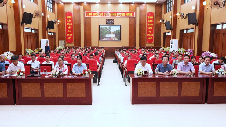BỒI DƯỠNG KỸ NĂNG ỨNG DỤNG AI VÀ NỀN TẢNG SỐ CHO CÁN BỘ MẶT TRẬN CƠ SỞ- Ảnh 2.