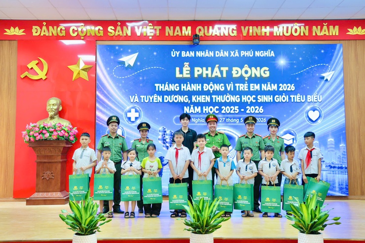 Công an xã Phú Nghĩa - Vững vàng trên trận tuyến an ninh cơ sở, lan tỏa hình ảnh người chiến sĩ “gần dân nhất”- Ảnh 1.