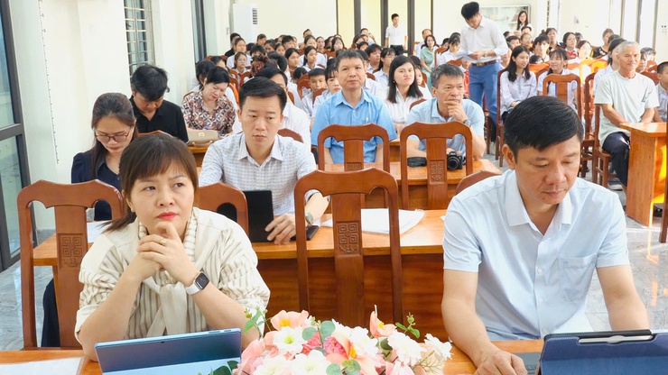 Hòa Xá vinh danh 71 học sinh tiêu biểu năm học 2025 - 2026- Ảnh 1.