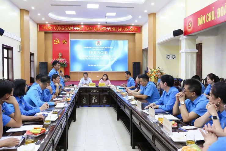 CỤM THI ĐUA SỐ 07 LIÊN ĐOÀN LAO ĐỘNG THÀNH PHỐ TỔ CHỨC HỘI NGHỊ TRIỂN KHAI NHIỆM VỤ VÀ KÝ KẾT GIAO ƯỚC THI ĐUA NĂM 2026- Ảnh 1.