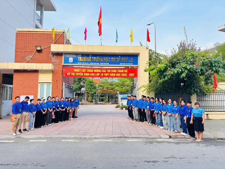 414 thí sinh làm thủ tục dự thi vào lớp 10 THPT công lập tại phường Kiến Hưng- Ảnh 1.