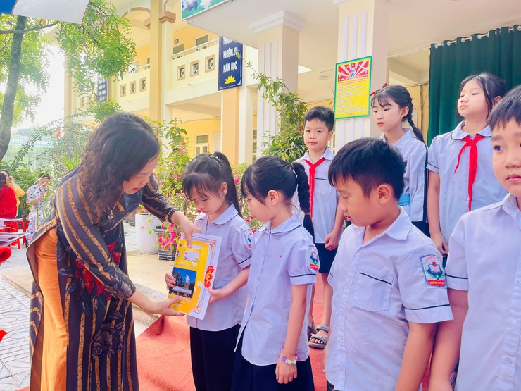 TRƯỜNG TIỂU HỌC QUẢNG PHÚ CẦU TỔ CHỨC TỔNG KẾT NĂM HỌC 2025 – 2026- Ảnh 2.