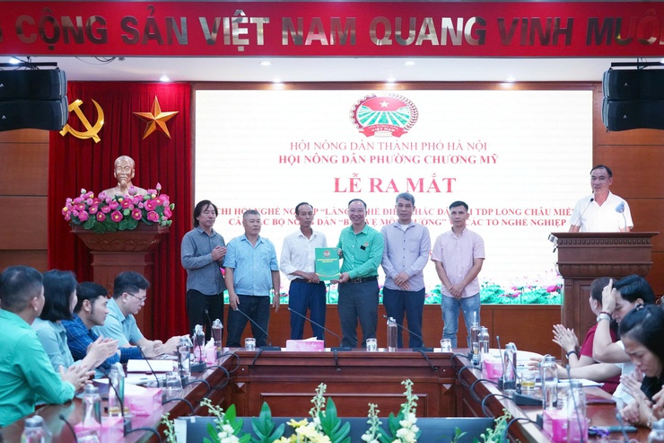 Hội Nông dân phường Chương Mỹ ra mắt Chi hội nghề nghiệp “Làng nghề điêu khắc đá”, Câu lạc bộ nông dân bảo vệ môi trường và các tổ nghề nghiệp năm 2026- Ảnh 5.