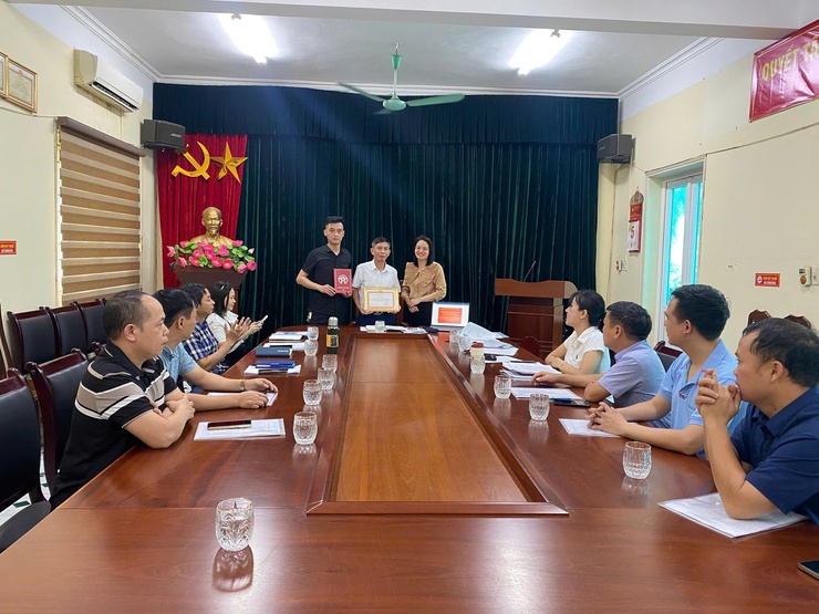 Đảng ủy Doanh nghiệp phường Từ Liêm tăng cường chỉ đạo các chi bộ trực thuộc tổ chức sinh hoạt chuyên đề tháng 5 năm 2026- Ảnh 2.