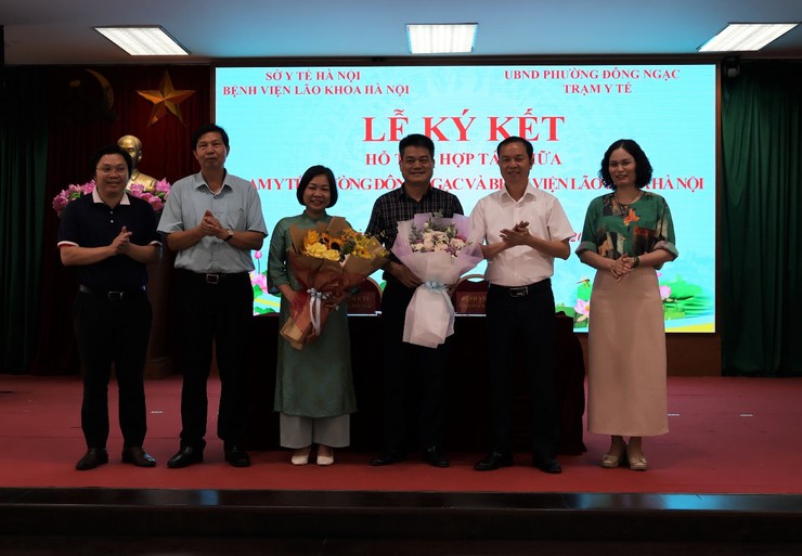 Đông Ngạc ký kết với Bệnh viên lão khoa Hà Nội tăng cường bảo vệ, chăm sóc sức khỏe Nhân dân- Ảnh 7.