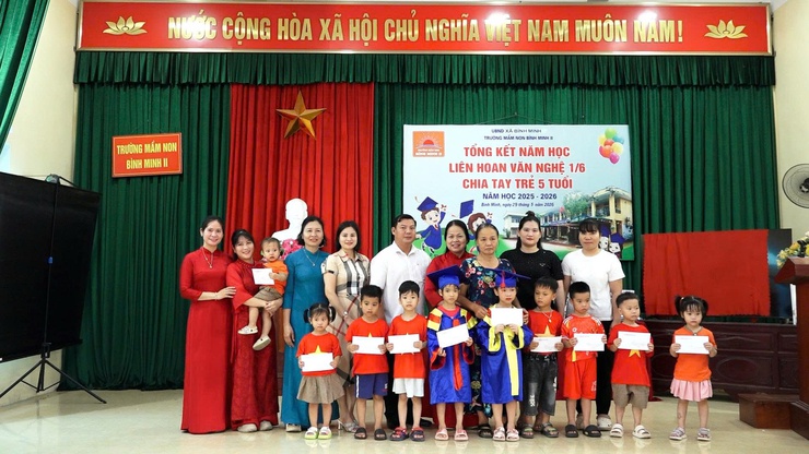 Trường Mầm non Bình Minh II tổng kết năm học 2025- 2026, chia tay các bé 5 tuổi ra trường- Ảnh 4.