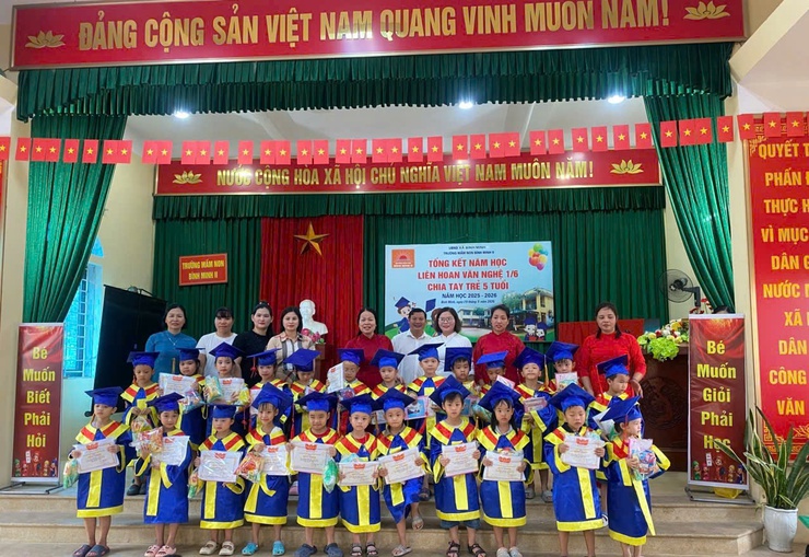 Trường Mầm non Bình Minh II tổng kết năm học 2025- 2026, chia tay các bé 5 tuổi ra trường- Ảnh 3.