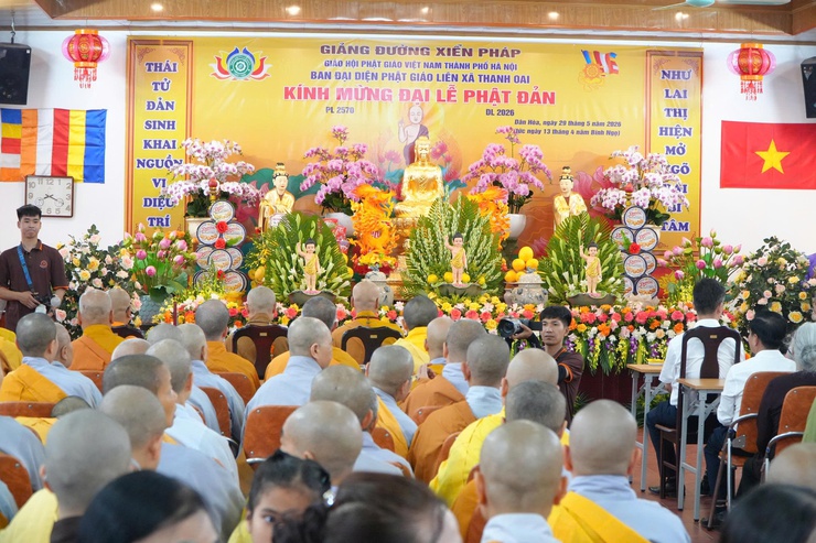 CÁC ĐỒNG CHÍ LÃNH ĐẠO XÃ DÂN HOÀ DÂNG HƯƠNG, CHÚC MỪNG ĐẠI LỄ PHẬT ĐẢN PHẬT LỊCH 2570, DƯƠNG LỊCH 2026 TẠI CHÙA VŨ LĂNG- Ảnh 12.