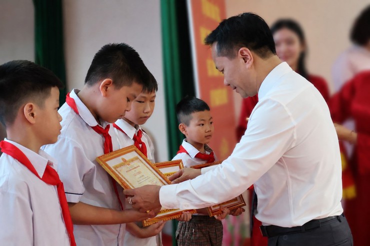 Đông Ngạc dành nhiều sự quan tâm, chăm lo cho công tác chăm sóc, giáo dục và bảo vệ trẻ em- Ảnh 3.