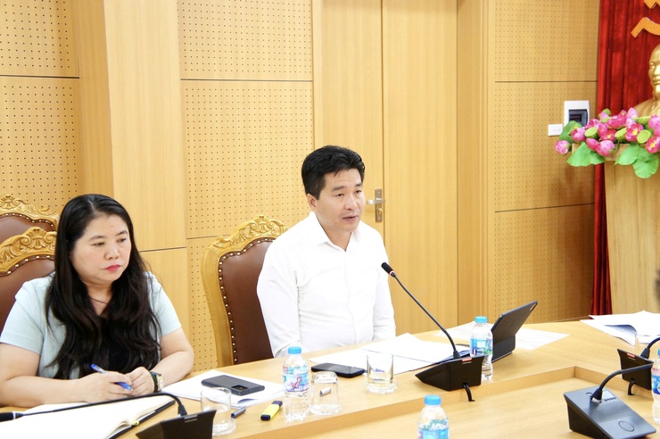 Đồng chí Bí thư Đảng ủy phường làm việc với Ban Quản lý dự án đầu tư – hạ tầng phường Phú Thượng- Ảnh 3.