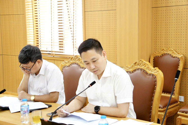 Đồng chí Bí thư Đảng ủy phường làm việc với Ban Quản lý dự án đầu tư – hạ tầng phường Phú Thượng- Ảnh 5.