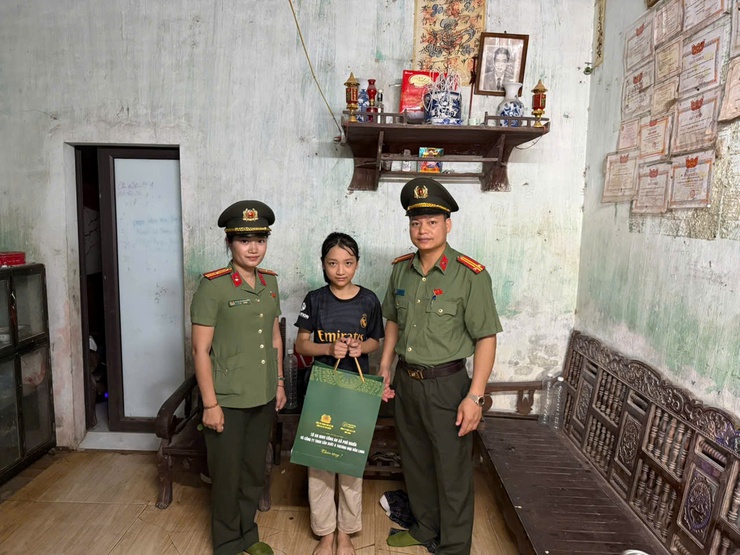 Công an xã Phú Nghĩa - Vững vàng trên trận tuyến an ninh cơ sở, lan tỏa hình ảnh người chiến sĩ “gần dân nhất”- Ảnh 3.