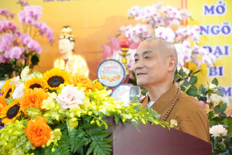 CÁC ĐỒNG CHÍ LÃNH ĐẠO XÃ DÂN HOÀ DÂNG HƯƠNG, CHÚC MỪNG ĐẠI LỄ PHẬT ĐẢN PHẬT LỊCH 2570, DƯƠNG LỊCH 2026 TẠI CHÙA VŨ LĂNG- Ảnh 3.
