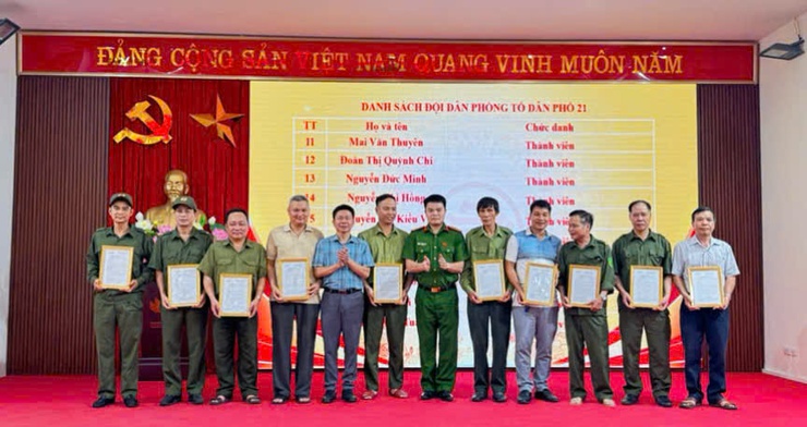 Phường Kiến Hưng ra mắt 36 Đội dân phòng và tập huấn nghiệp vụ PCCC & CNCH cho 690 thành viên- Ảnh 3.