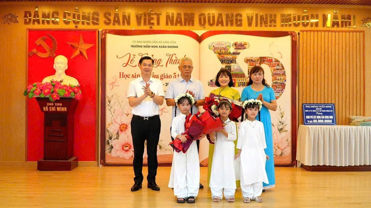 TRƯỜNG MẦM NON XUÂN DƯƠNG TỔ CHỨC TỔNG KẾT NĂM HỌC, TRI ÂN VÀ LỄ TRƯỞNG THÀNH CHO TRẺ 5 TUỔI- Ảnh 1.