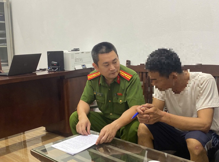 Công an xã Quảng Bị đấu tranh phòng, chống tội phạm, bảo đảm an ninh trật tự dịp lễ- Ảnh 4.